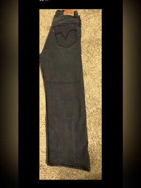 Classic Levi's women's  Black Jeans - Slim Straight Fit